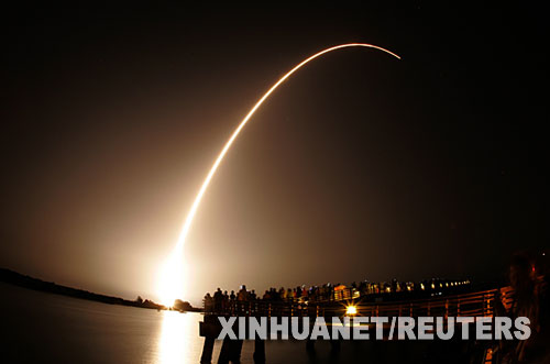 美国发射“凤凰”号火星探测器